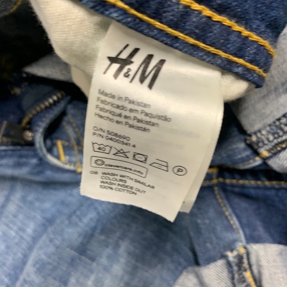 H&M women’s distressed cuffed denim shorts sz.8 - Picture 8 of 11